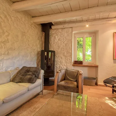 La Demeure Et Son Mazot - Pierres, Charme Et Experience Unique Ferienhaus *