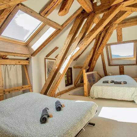 La Demeure Et Son Mazot - Pierres, Charme Et Expérience Unique Hébergement de vacances Châtillon-sur-Cluses